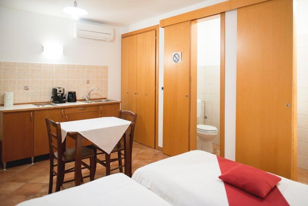 Guesthouse Muha Lipica Esterno foto
